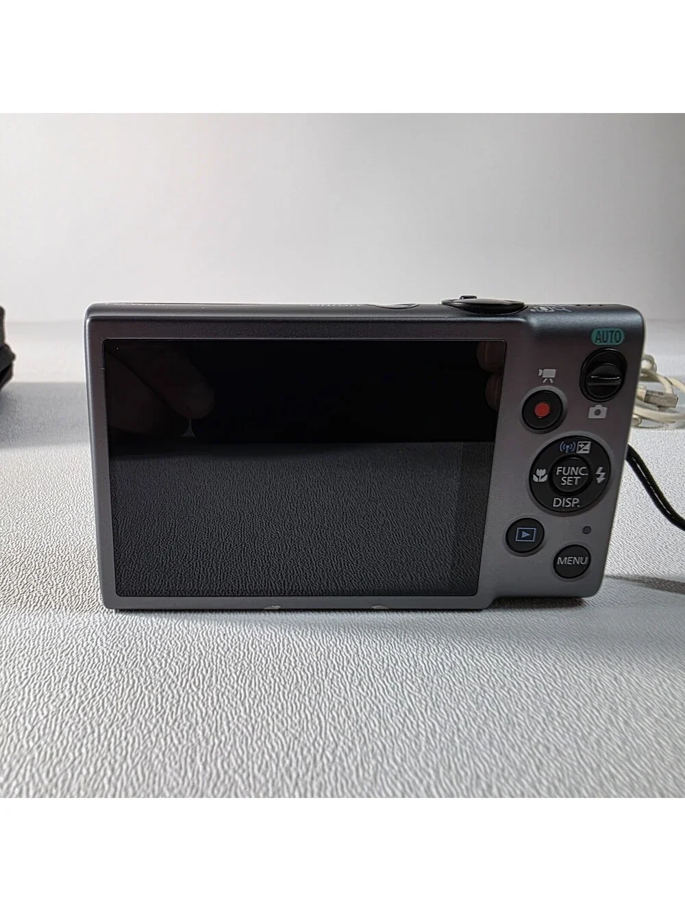 Canon PowerShot ELPH 130 IS 16.0MP Digital Camera 8x Zoom W/Battery Card Tested